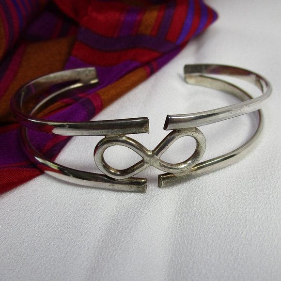 Vintage Jewelry - Vintage 1970's Eternity Symbol Silver Bracelet